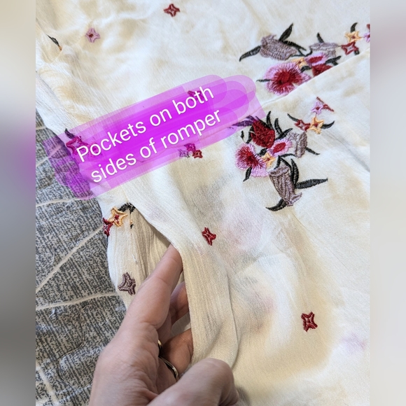 Indikah brand, shorts romper, ladies size 8, white w/gorgeous embroidery details - Picture 10 of 16